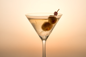 Read more about the article Cocktail Guide: How to make a Martini